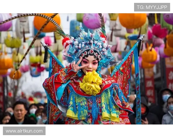 非遗助威苏超：淮剧歌舞杂技燃爆盐城中场